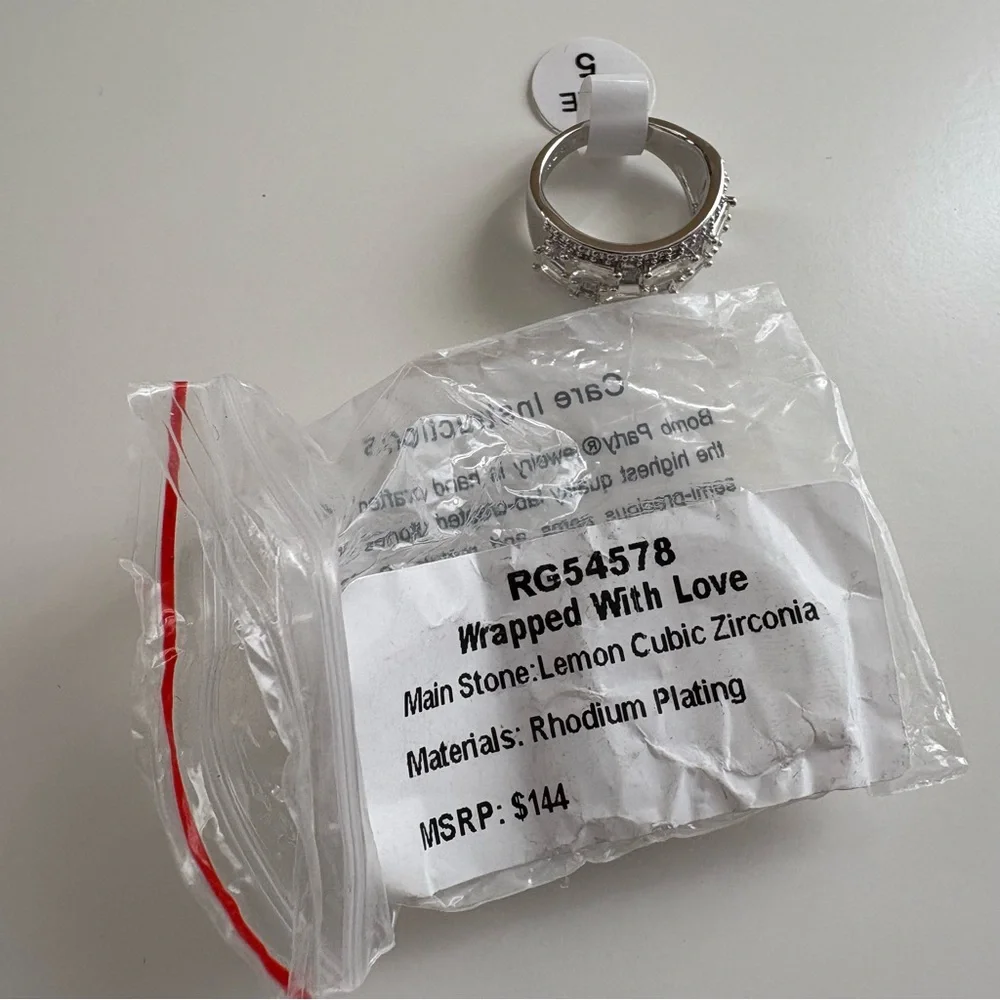 Bomb Party Wrapped in Love Ring RG54578 Lemon CZ Rhodium Plating - Picture 6 of 6